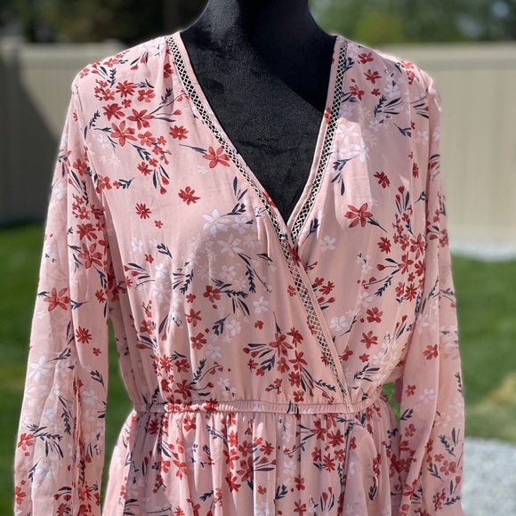 Shoe dazzle Ruffle Front Dress - Picture 6 of 6